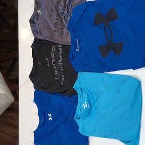5 Under Armour Youth Large T-shirts